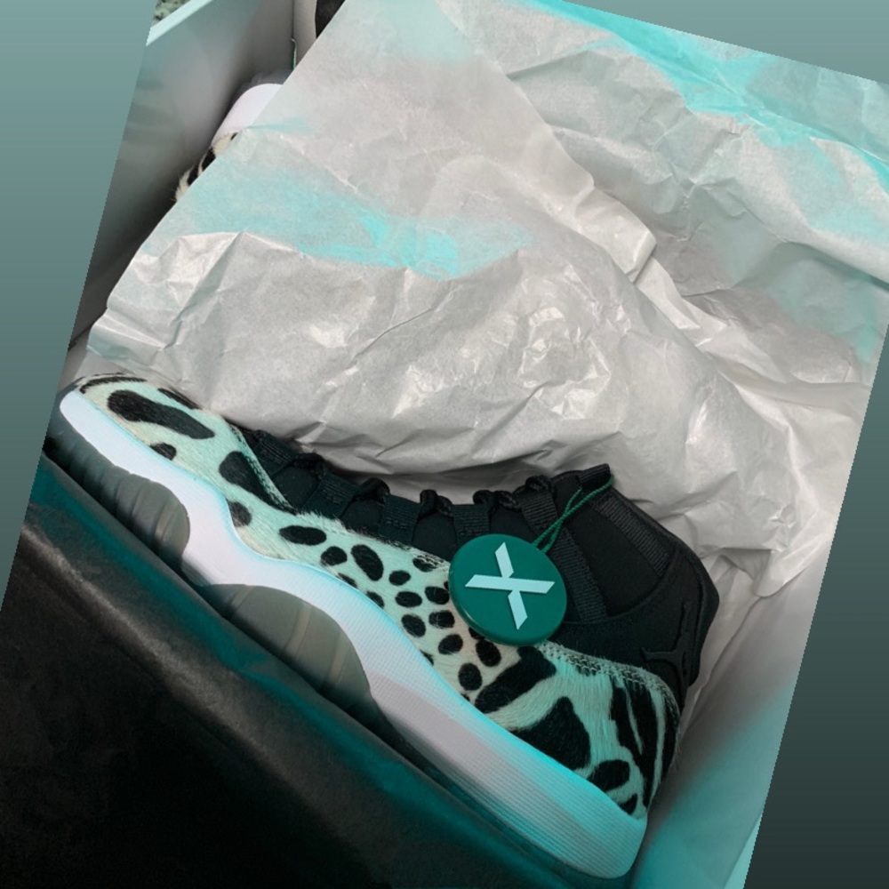 Womens retro Jordan’s for sale.